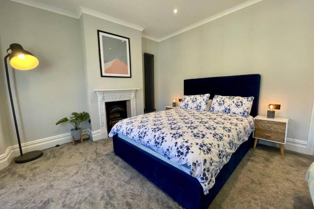 קארדיף Large House Near Victoria Park For Groups, 10 Mins Bus To City Centre מראה חיצוני תמונה
