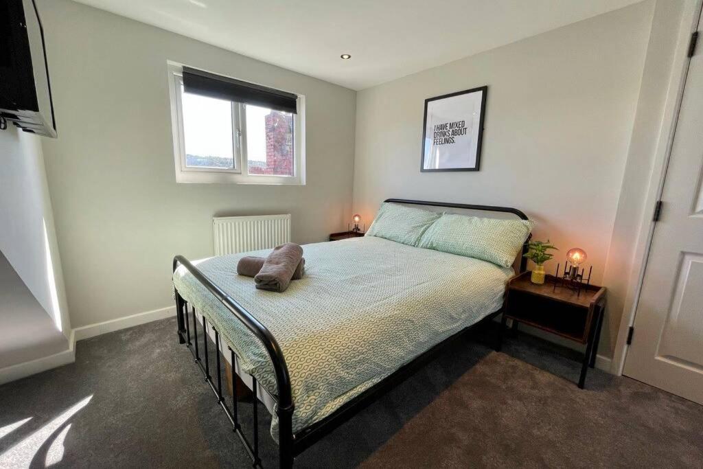 קארדיף Large House Near Victoria Park For Groups, 10 Mins Bus To City Centre מראה חיצוני תמונה