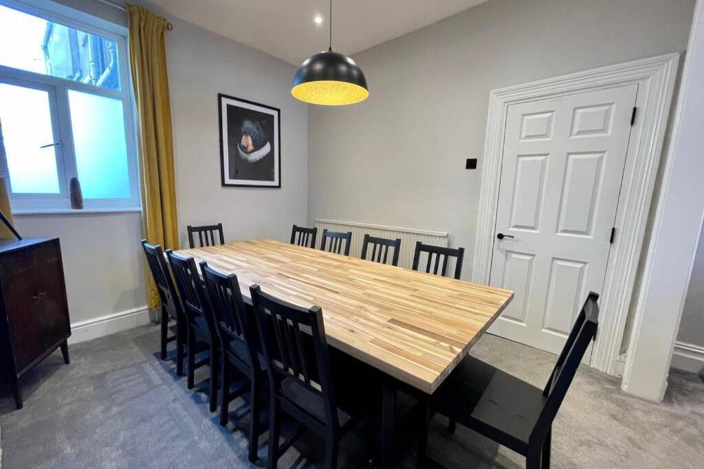 קארדיף Large House Near Victoria Park For Groups, 10 Mins Bus To City Centre מראה חיצוני תמונה